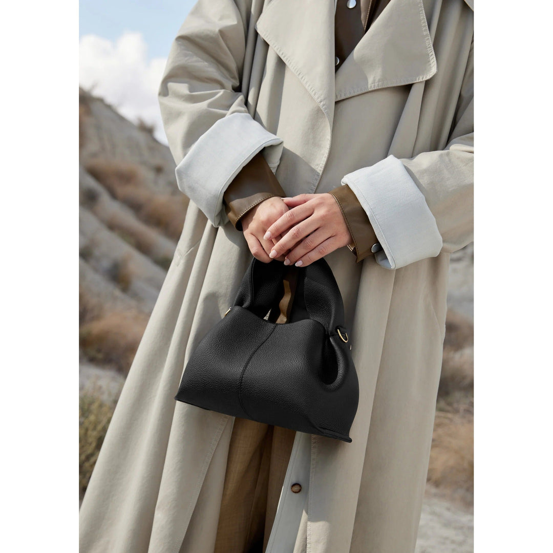 Annie | Stylish Travel Companion