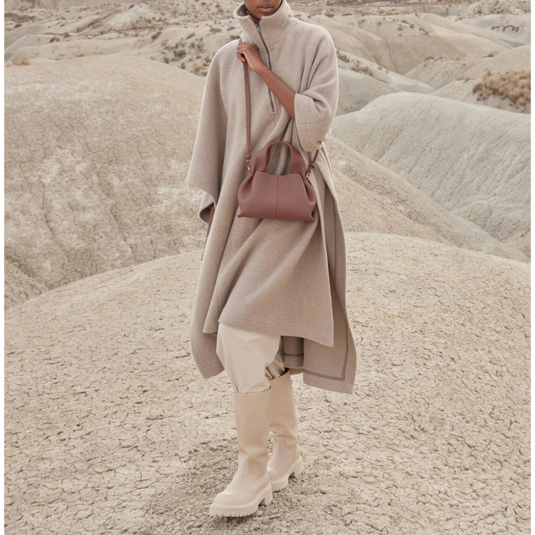 Annie | Stylish Travel Companion